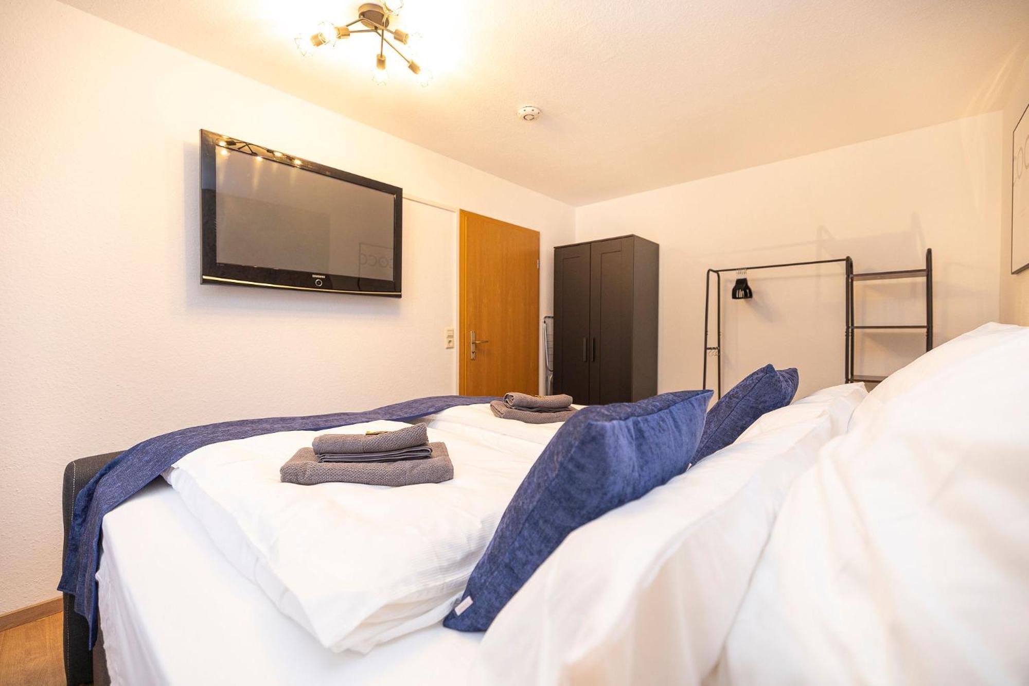 Luxx Home Bc, Zentral - Fuer 4 Personen - Balkon - Parken - Voll Ausgestattete Kueche Biberach an der Riß Buitenkant foto